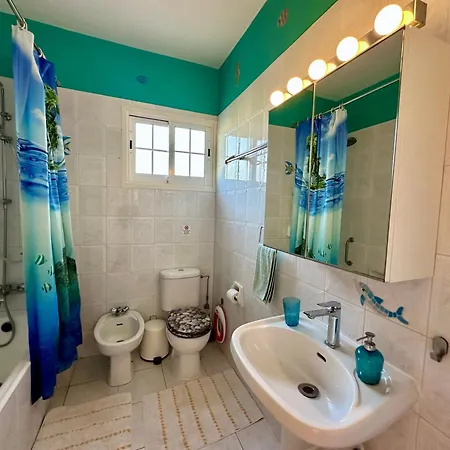 Elite Family With Playground & Play Ship Hlóraka