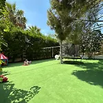 Elite Family With Playground & Play Ship Klorakas
