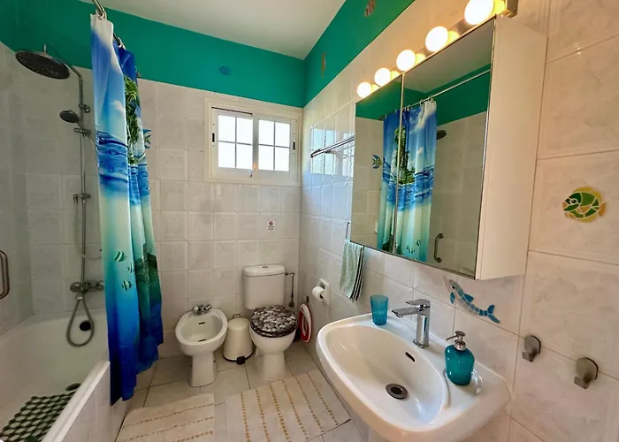 Elite Family With Playground & Play Ship Klorakas