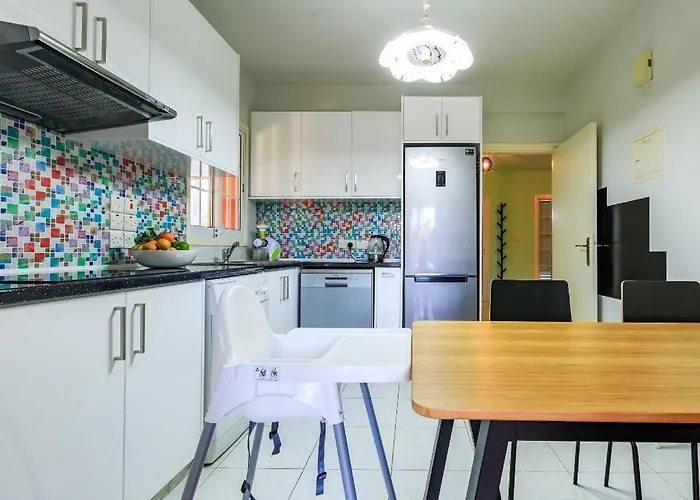 Elite Family With Playground & Play Ship Klorakas