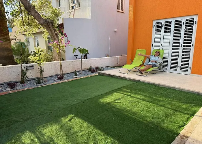 Elite Family With Playground & Play Ship *